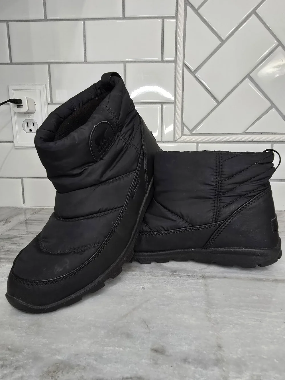 Sorel Whitney Short Waterproof Winter Snow Boots Black Women's Size 6.5